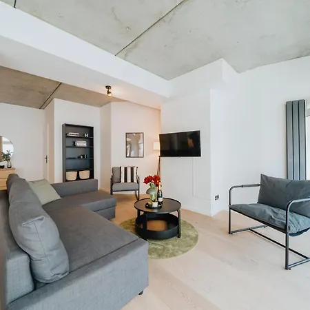 Homely - Loft, Terrace, Near Ostkreuz I Free Parking Apartment *