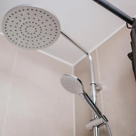 Homely - Loft, Terrace, Near Ostkreuz I Free Parking Daire Berlin