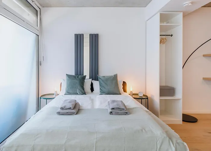 Homely - Loft, Terrace, Near Ostkreuz I Free Parking Apartment Berlin